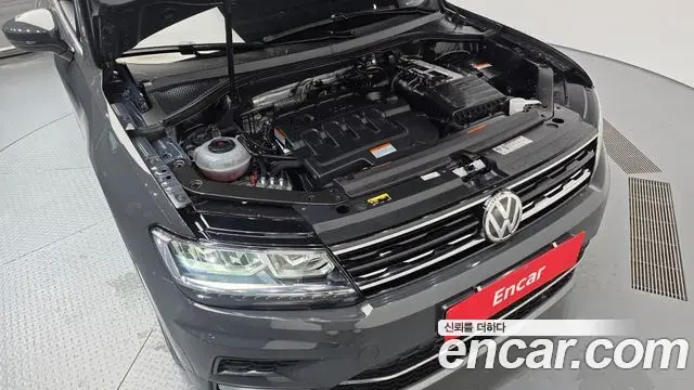 Volkswagen Tiguan 2018 — ფოტო 2/33