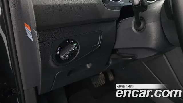 Volkswagen Tiguan 2018 — ფოტო 11/33