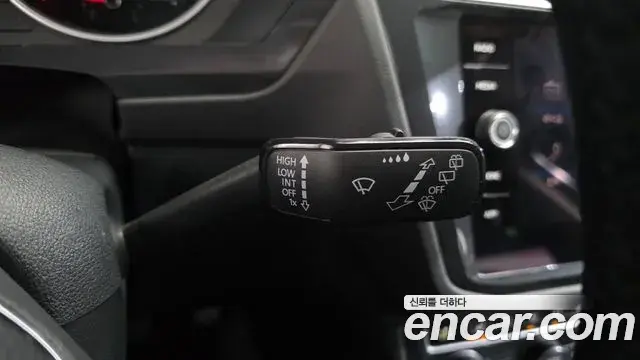 Volkswagen Tiguan 2018 — ფოტო 29/33