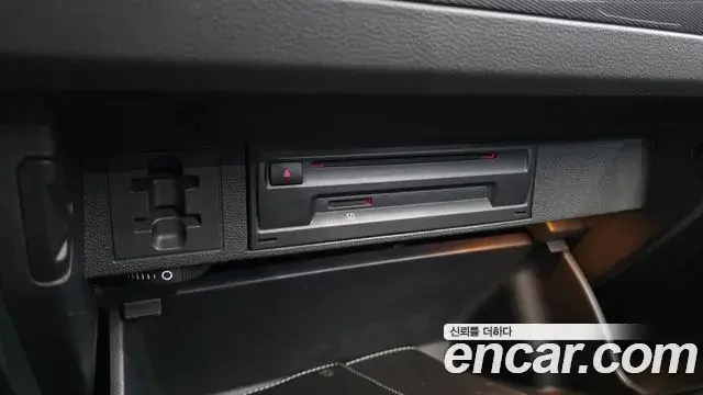 Volkswagen Tiguan 2018 — ფოტო 32/33