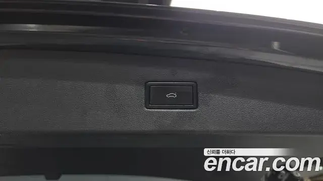Volkswagen Tiguan 2018 — ფოტო 3/33