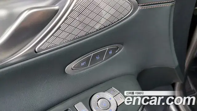 Genesis GV70 2021 — Photo 8/30