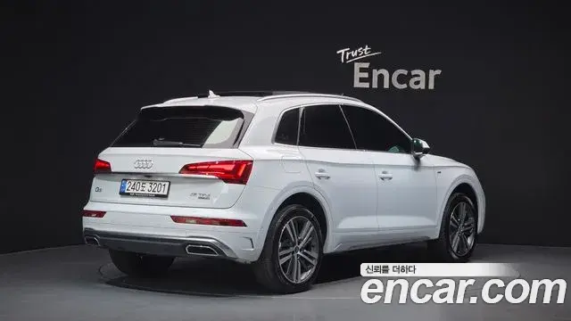 Audi Q5 2021 — ფოტო 19/20