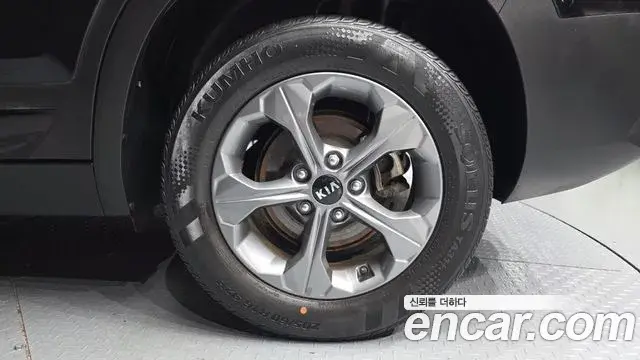 Kia Seltos 2020 — Photo 17/32