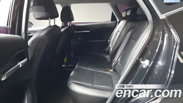 Kia Seltos 2020 — Photo 12/32