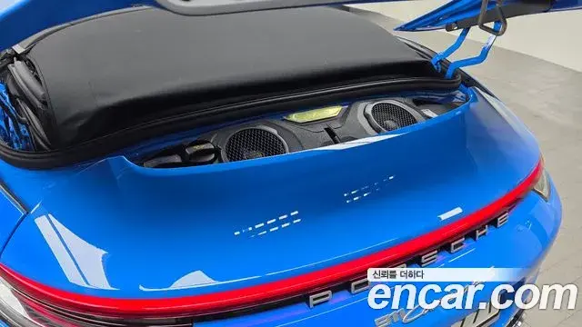 Porsche 911 2023 — ფოტო 26/32
