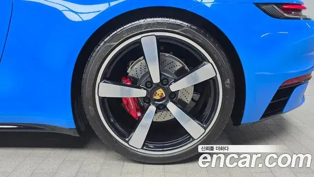 Porsche 911 2023 — ფოტო 6/32