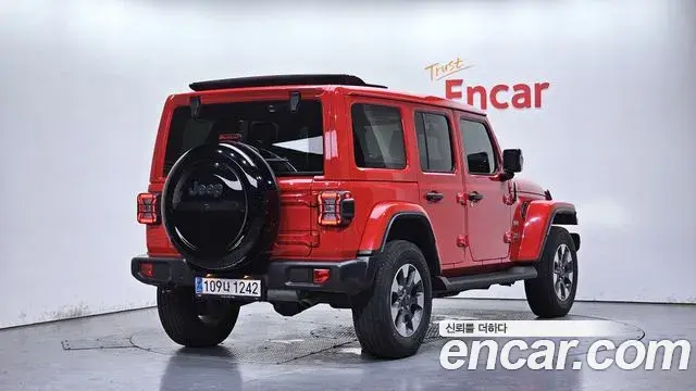 Jeep Wrangler 2023 — ფოტო 22/30