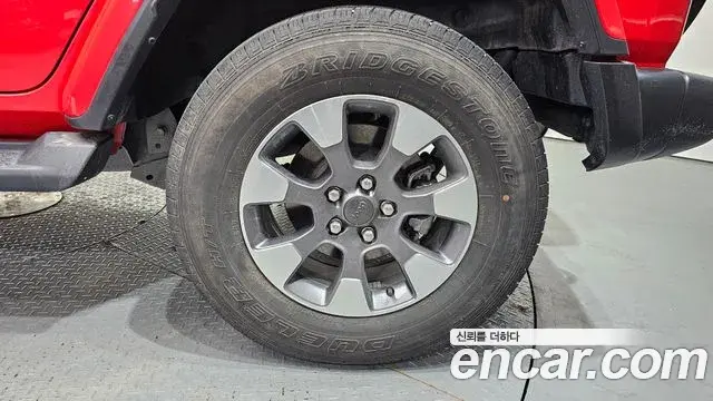Jeep Wrangler 2023 — ფოტო 12/30