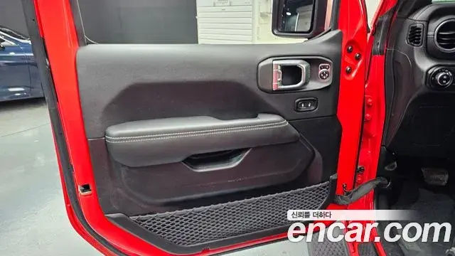 Jeep Wrangler 2023 — ფოტო 20/30