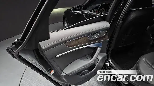 Audi A6 2021 — Photo 33/35