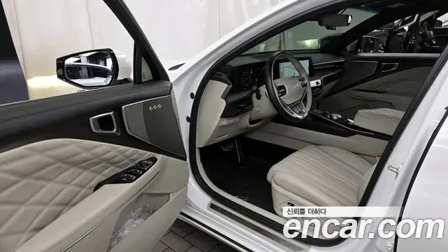 Kia K8 2023 — Photo 7/35