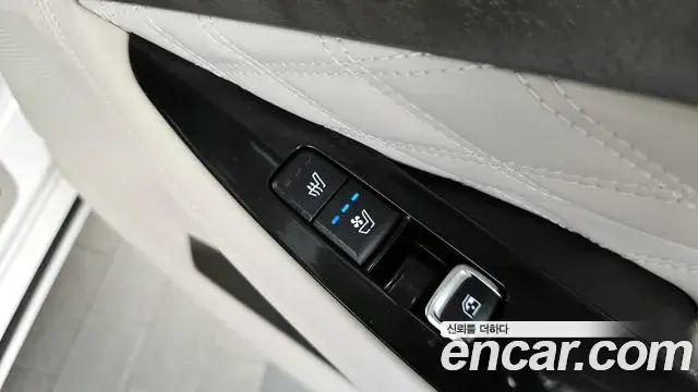 Kia K8 2023 — Photo 6/35