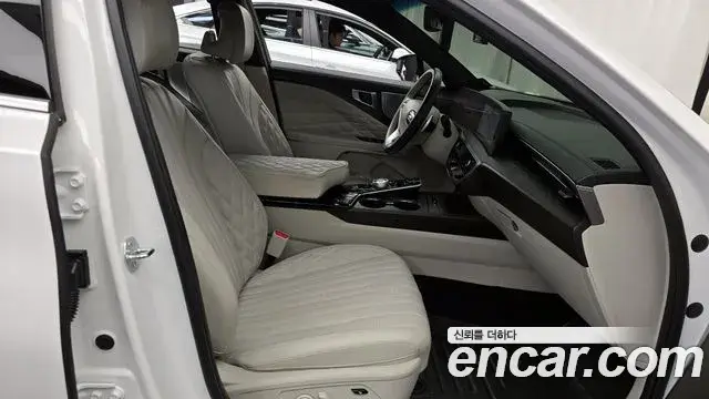 Kia K8 2023 — Photo 26/35