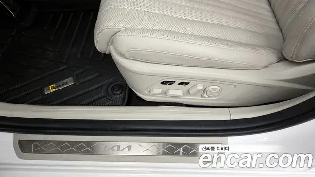 Kia K8 2023 — Photo 14/35
