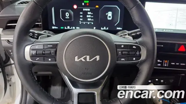 Kia K5 2025 — ფოტო 13/18
