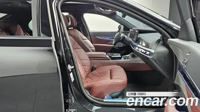 BMW 7 Series 2023 — Photo 29/30