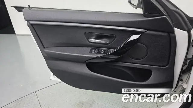 BMW 4 Series 2019 — Şəkil 34/35
