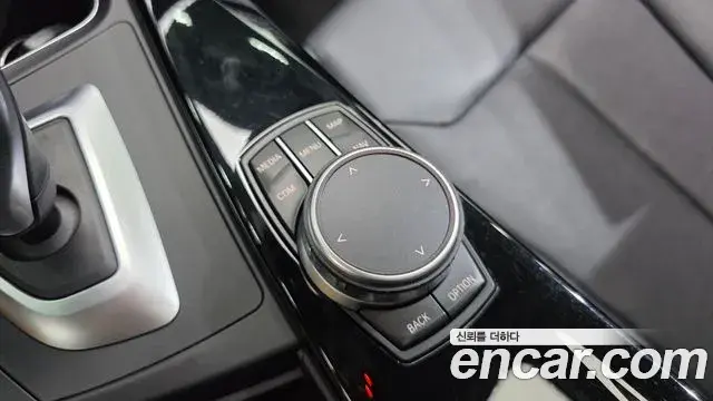 BMW 4 Series 2019 — Şəkil 22/35