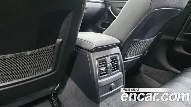BMW 4 Series 2019 — Şəkil 20/35