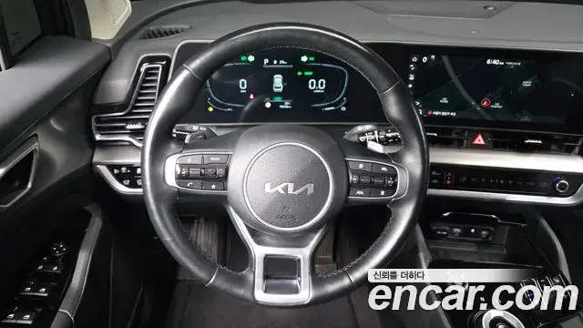 Kia Sportage 2023 — ფოტო 24/32