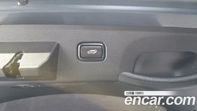 Kia Sportage 2023 — ფოტო 10/32