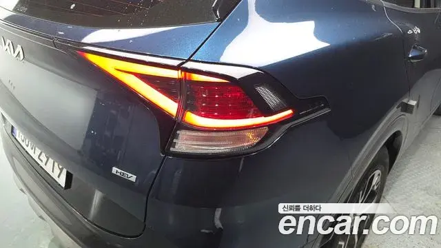 Kia Sportage 2023 — ფოტო 13/32