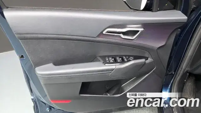 Kia Sportage 2023 — ფოტო 19/32