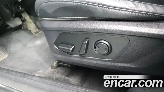 Kia Sportage 2023 — ფოტო 21/32