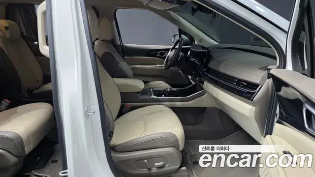 Kia Carnival 2024 — Şəkil 17/20