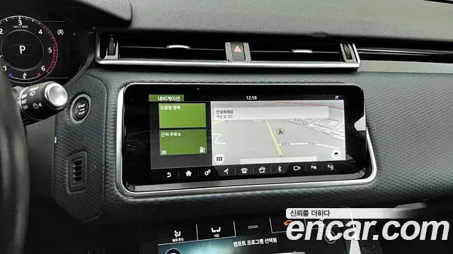 Land Rover Range Rover Velar 2019 — Photo 8/20
