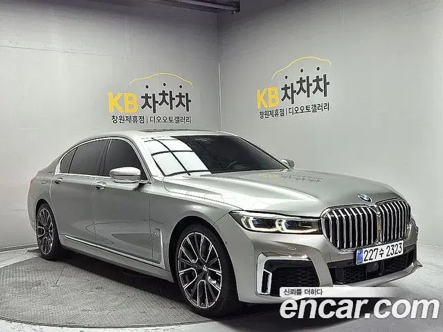 BMW 7 Series 2021 — ფოტო 11/20