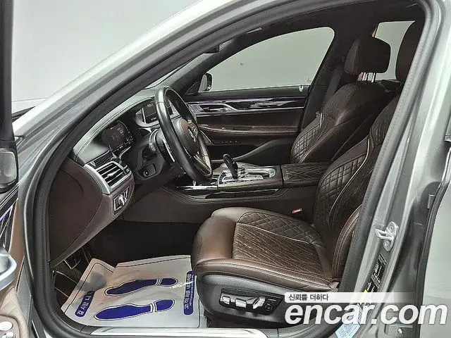 BMW 7 Series 2021 — ფოტო 20/20