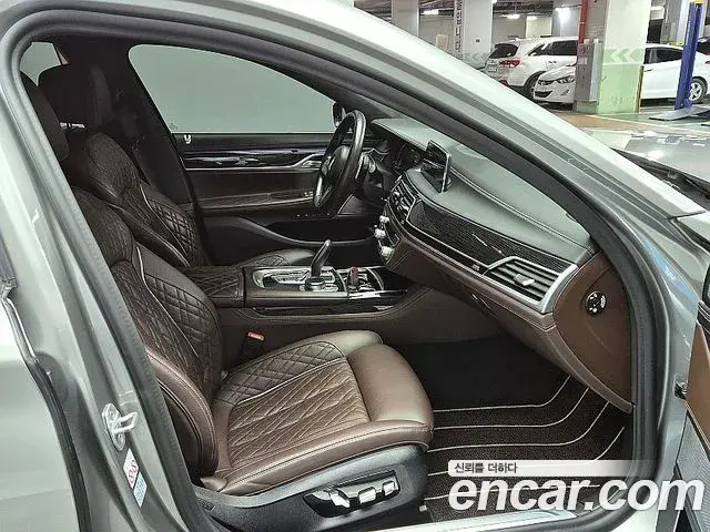 BMW 7 Series 2021 — ფოტო 9/20