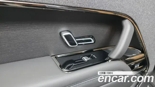 Land Rover Range Rover Sport 2025 — Photo 31/35