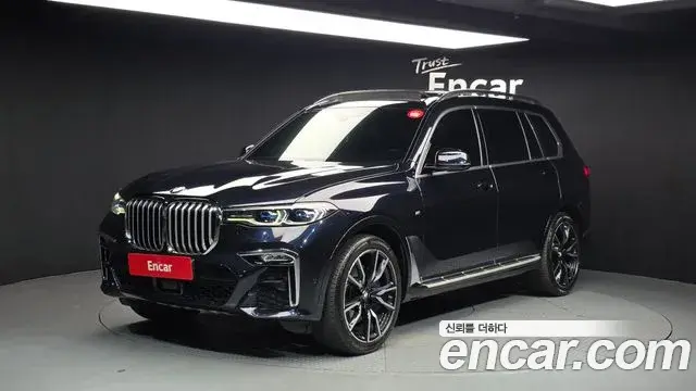 BMW X7 2021 — Фото 1/20