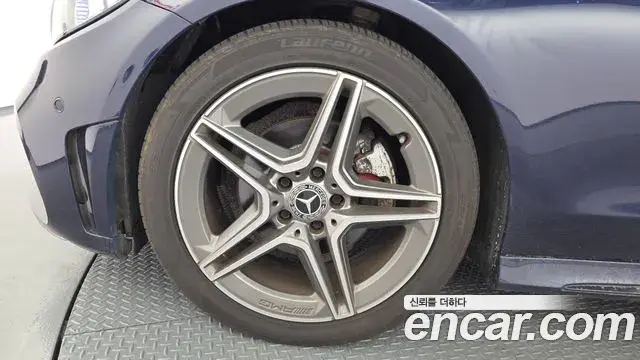 Mercedes-Benz C-Class 2021 — Şəkil 30/34