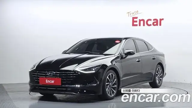Hyundai Sonata 2019 — Фото 1/20