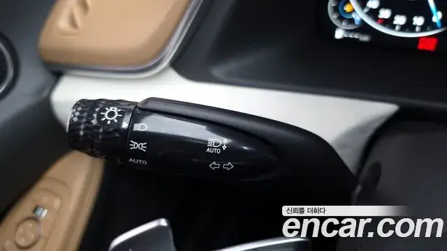 Hyundai Sonata Hybrid 2019 — Photo 27/33