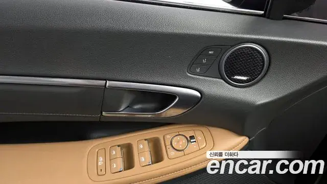Hyundai Sonata Hybrid 2019 — Photo 18/33