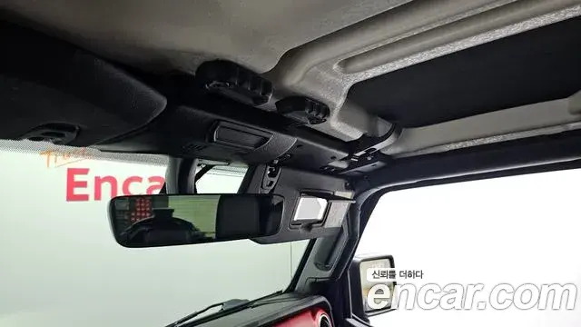 Jeep Wrangler 2023 — Şəkil 24/32
