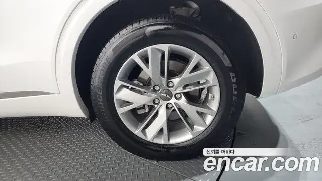 Genesis GV70 2023 — Şəkil 2/37