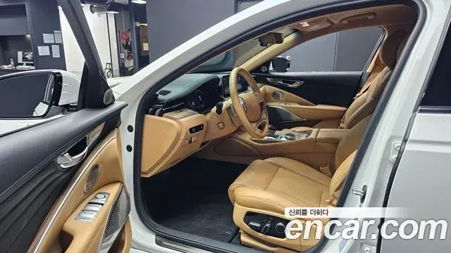Kia The K9 2022 — Photo 17/35