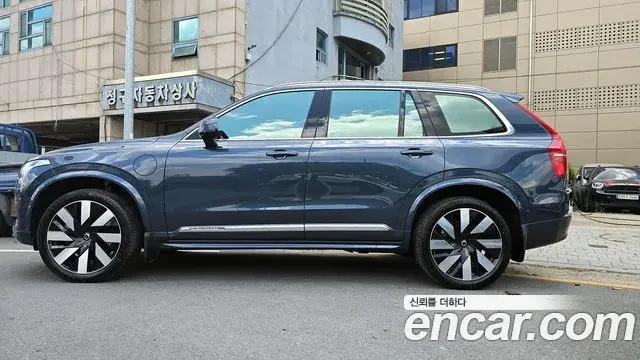 Volvo XC90 2024 — Photo 2/18
