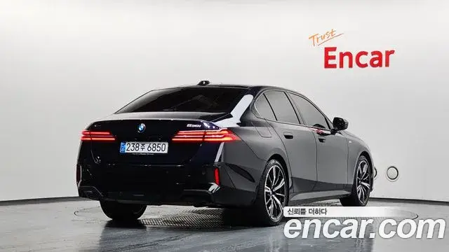 BMW 5 Series 2025 — Şəkil 19/44