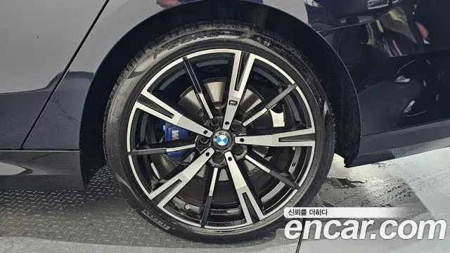 BMW 5 Series 2025 — Şəkil 31/44