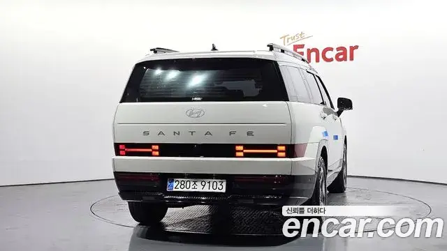 Hyundai Santa Fe 2023 — ფოტო 2/20