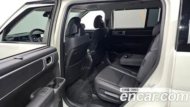 Hyundai Santa Fe 2023 — ფოტო 9/20
