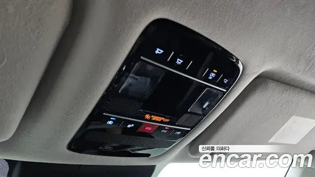 Hyundai Santa Fe 2023 — ფოტო 13/20