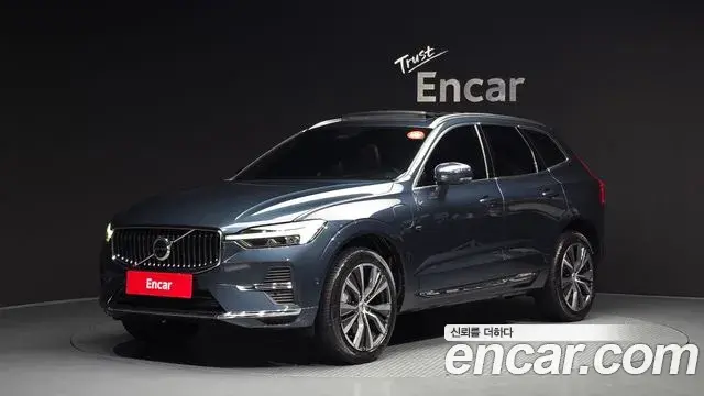 Volvo XC60 2022 — Photo 30/32